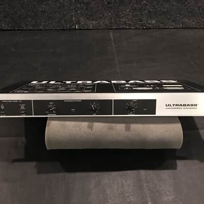 Behringer Ultrabass EX1000 Digital Bass Processor with Limiter image 1