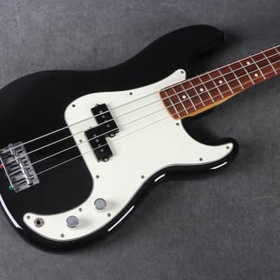 Fender Player P Bass - Black - 2nd Hand image 12