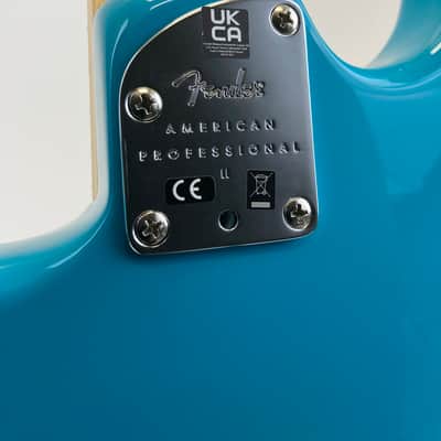 Fender American Professional II Stratocaster with Rosewood Fretboard 2021 Miami Blue image 10