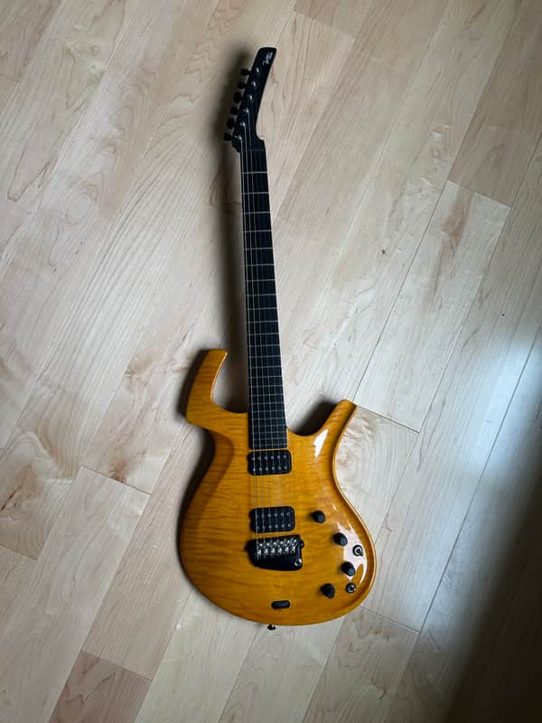 Parker Fly Supreme - Flamed Maple 1998 Serial image 1