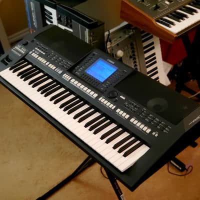 Yamaha PSR-2000 ジャンク Yamaha PSR 2000 Keyboard, Power supply, Stand and Flight Case