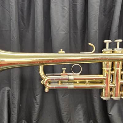 Getzen 300 Series Student Model Bb Trumpet w/ case image 18