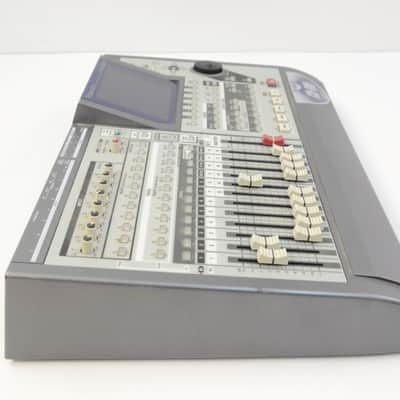 Roland VS-1824CD 24-Bit Digital Studio Workstation w/ VS8F-2