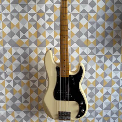 Squier Matt Freeman Signature Precision Bass 2014 - Vintage White image 1