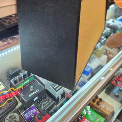 Regal R1160 Deluxe 1960's - Black Tolex image 6