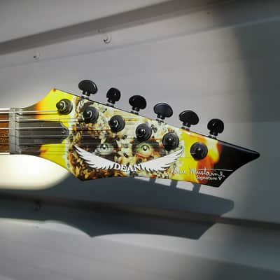 Dean V (Dave Mustaine Signature) // End Game Graphic image 3