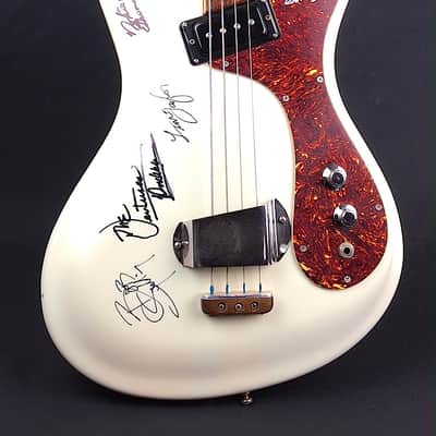 Mosrite Ventures Bass 1965 Pearl White - Signed By The Ventures image 4