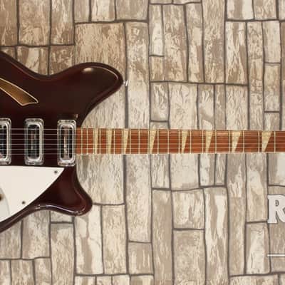 Rickenbacker  370  1969 - Burgundy image 2