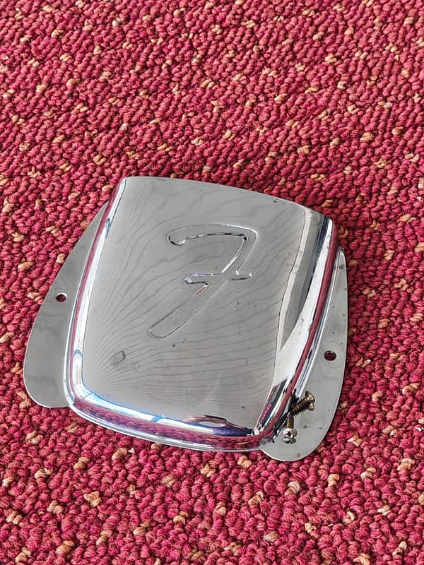 Fender Jazz Bass genuine vintage Ashtray Bridge Cover * Late 1960s/Early 1970s * original string damper still installed * including screws * imagen 1