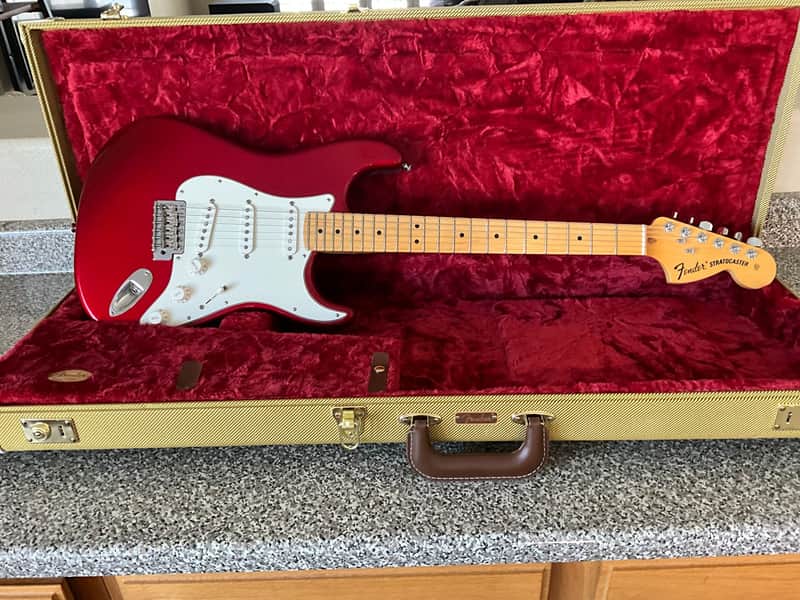 Fender American Special Stratocaster with Maple Fretboard 2013 - Candy Apple Red (Fender Tweed Case included) image 1
