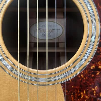 Taylor 810-Brazilian Natural Acoustic guitar image 8