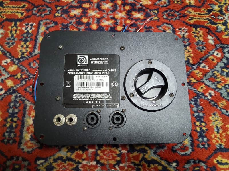 Ampeg SVT-610HLF 6x10 Speaker Cabinet Input Panel image 1