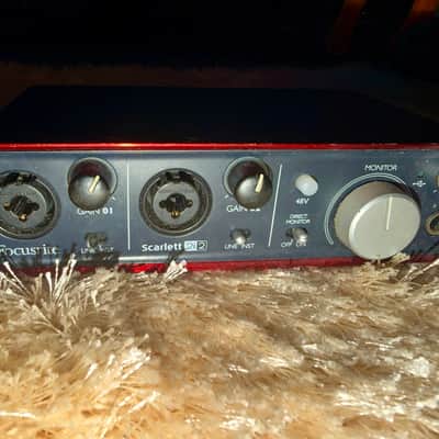 Focusrite Scarlett 2i2 USB 2.0 Audio Interface 2011 - 2016 - Red / Black image 2