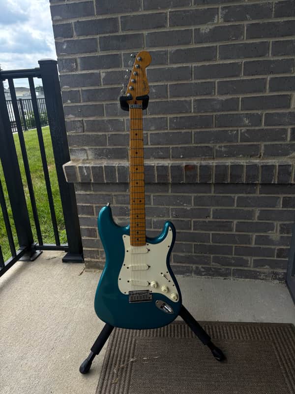 1987 Fender Strat Plus Lake Placid Blue Maple Fretboard READ