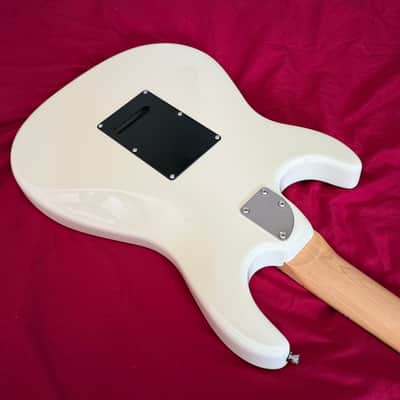 Carvin Bolt SSS Tremolo - Custom Shop Strat Killer - Made in USA - Vintage White - Lace Style Pickups - Free Pro Setup image 9