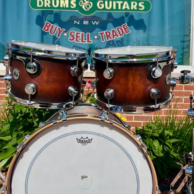DW Collector's Series Pure Exotic Oak 4pc Drum Set Candy Black Burst Over Giant Quilted Sapele 22/12/13/15 image 13