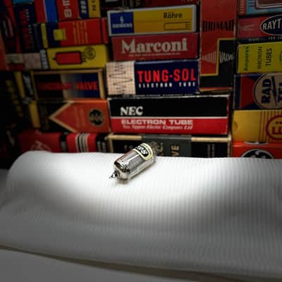 1 x Rare NOS GEC CV4085 Vintage Gt Britain ~ Special Grade EF86 ~ Z729 6267 6CF8 Preamp / Audio / U47 U67 Neumann Mic Tube ~ Legendary Layered Tone Great Presence Smooth Lush Wide Stage image 1
