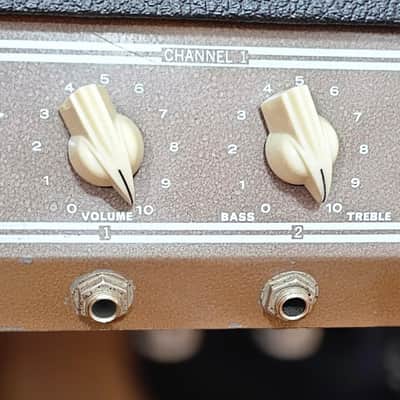 Fender-Regal R1160 Deluxe Style Tube Amp image 6