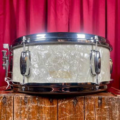 1960s Slingerland 5.5x14 Deluxe Student Model No. 161 Snare Drum White Marine Pearl image 3