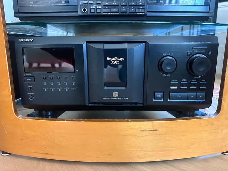 Sony CDP-CX355 MegaStorage 300-Disc CD Changer Player image 1