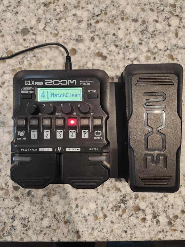 Zoom G1X Four