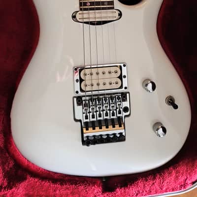 Ibanez JS2400-WH Joe Satriani Signature 2010 - 2014 - White image 1