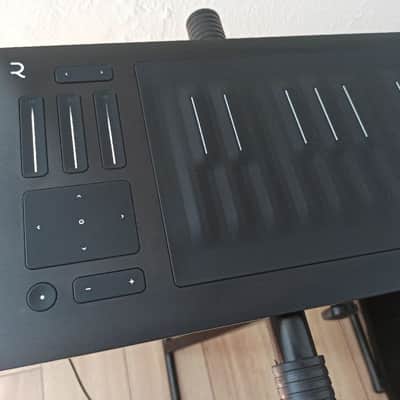 ROLI Seaboard RISE 49 MK1 (Mint / Factory Condition) with Original Boxes & Dedicated ROLI Hard Case image 3