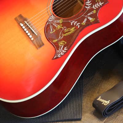 Minty! 2017 Gibson Hummingbird Standard Dreadnought Acoustic Guitar Cherry Sunburst + OHSC image 6