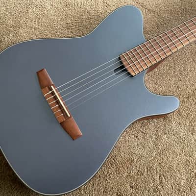 Ibanez FRH10N-IBF 2024 - Present - Indigo Blue Metallic Flat image 3