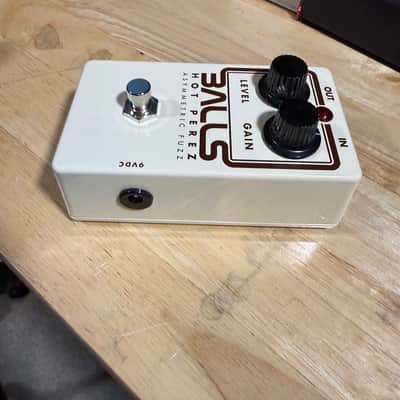 Balls Effects Hot Perez - Assymetric Fuzz 2025 - cream image 4