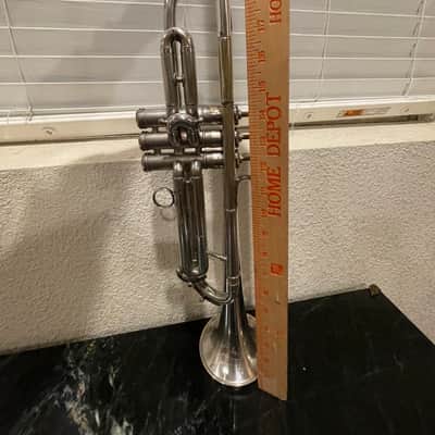 Conn 10B (New Era) (1935) (Medium Bore) Bb Trumpet SN 305159 image 6
