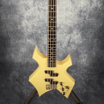 B.C. Rich Warlock Bass 1986 MIJ + Brand New Hardshell Case image 3
