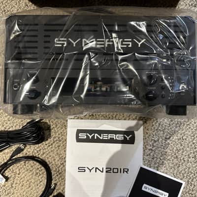 SYNERGY SYN-20IR Amp Head - mint condition image 2