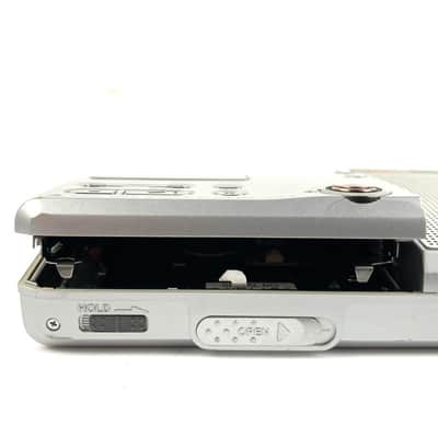 Sony MZ B10 2002 - Sony Walkman Portable mini disc player Sony MZ B10 silver TGHM image 7