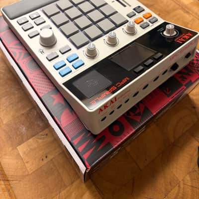 Akai MPC Sample 2025 - present - Gray - MINT image 6