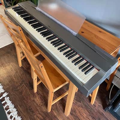 Yamaha P-65 2010 - Silver / Grey image 1
