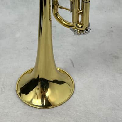 Bach TR300H2 Trumpet - Lacquered Brass w/ Case image 3