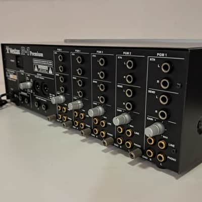 Vestax R-1 Rotary DJ Mixer — High-End Analog Sound image 7