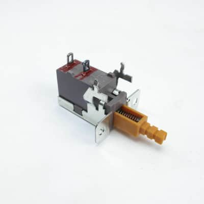 Roland - MC-80 , JP-8080 , G-70 , RD-170 - Pushbutton power switch