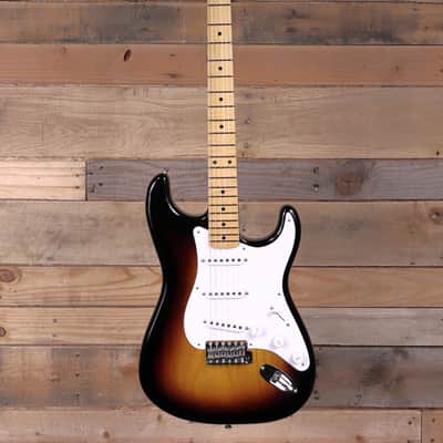 Fender Limited Edition 70th Anniversary 1954 Stratocaster DLX Closet Classic Wide-Fade 2-Color Sunburst w/ Case image 4