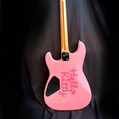 Squier Hello Kitty Stratocaster 2006 - Pink - VGC image 4
