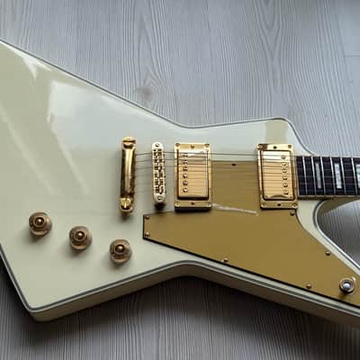 2014 Gibson Limited Edition Lzzy Hale Explorer – Alpine White image 3