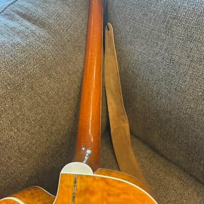 Michael Kelly Dragonfly Fretless Acoustic Bass 4 String with Fishman Electronics Blond Quilted image 19