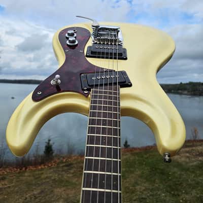 Mosrite Mark I (Ventures) 1965 - Pearl White - Made in USA image 8