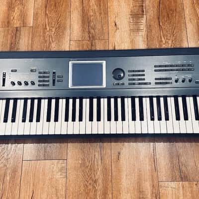 Korg Triton Extreme 76 Music Workstation in Excellent Condition