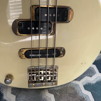 LEFT HANDED YAMAHA BB1600 BASS GUITAR image 5