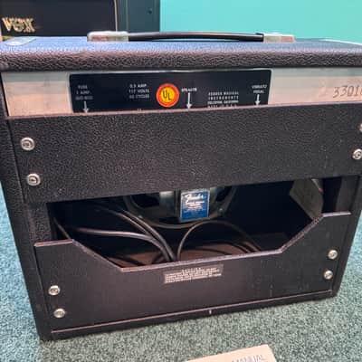1971 Fender Vibro Champ - Amp (6-Watt 1x8" Guitar Combo) image 9
