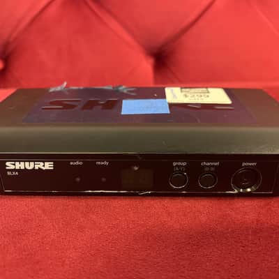 Shure BLX4 Transmitter and Receiver image 2