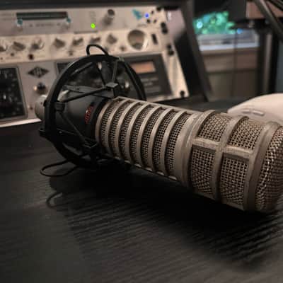 Electro-Voice RE20 Cardioid Dynamic Microphone 1968 - Present - Gray image 3