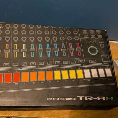 Roland TR-8S AIRA Rhythm Performer with Sample Playback 2018 - Present - Black image 3